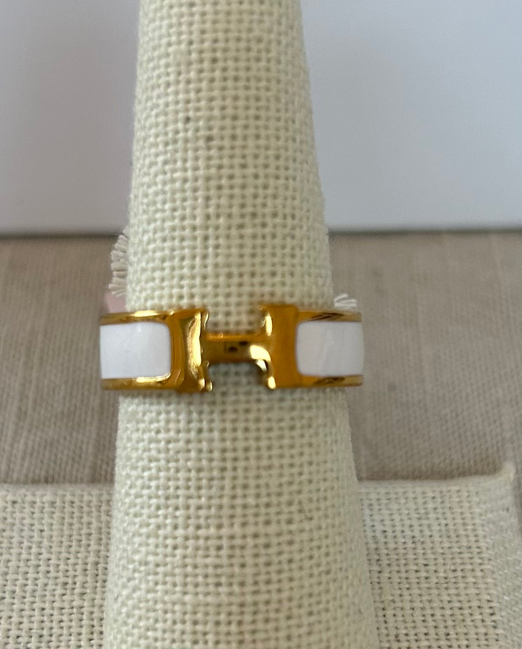 Enamel H Ring- White/ Gold
