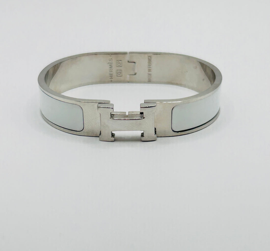 Enamel H Bracelet- White/ Silver